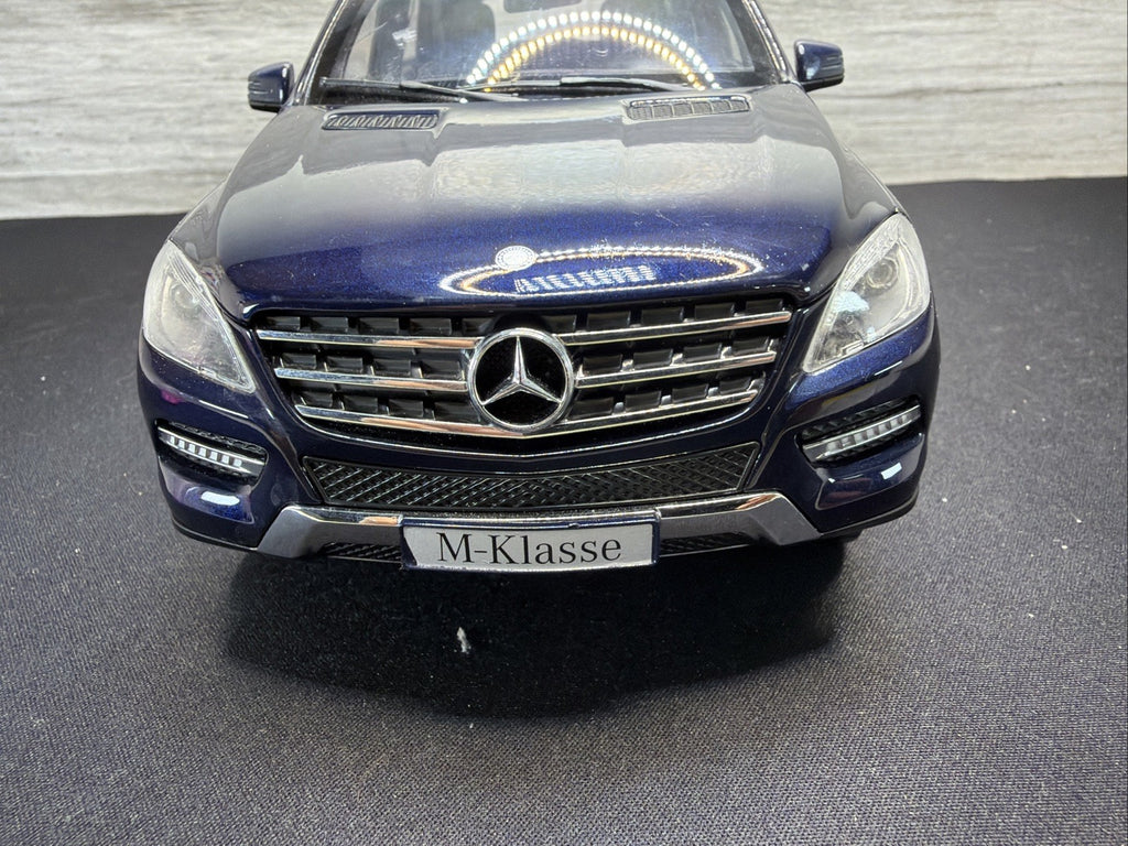 RARE FIRST LOOK ART MINICHAMPS MERCEDES-BENZ M-CLASS SCALE 1:18 DIECAST  NICE.4