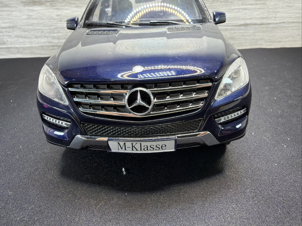 RARE FIRST LOOK ART MINICHAMPS MERCEDES-BENZ M-CLASS SCALE 1:18 DIECAST  NICE.4