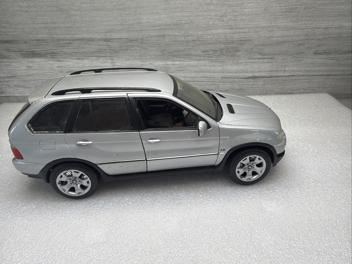 Welly 1:18 Silver BMW X5  no.9842 *RARE* Diecast Model Car8