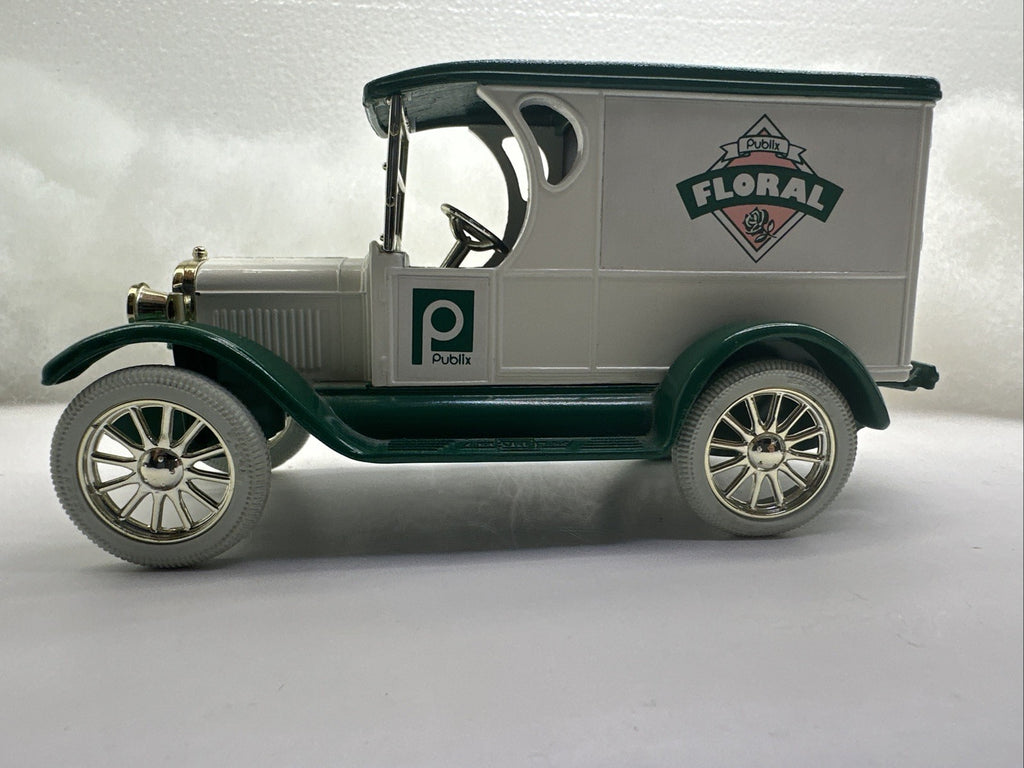ERTL 1/25 Scale Diecast 2501   1923 Truck Bank   White/Green Used RARE5