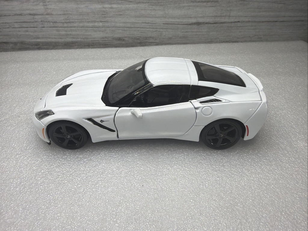 Maisto 2014 Chevrolet Corvette Stingray Grey 1/24 Scale Diecast Car No Box Nice7
