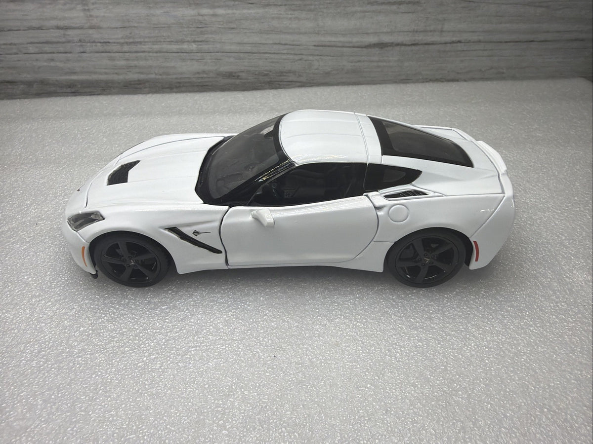 Maisto 2014 Chevrolet Corvette Stingray Grey 1/24 Scale Diecast Car No Box Nice7