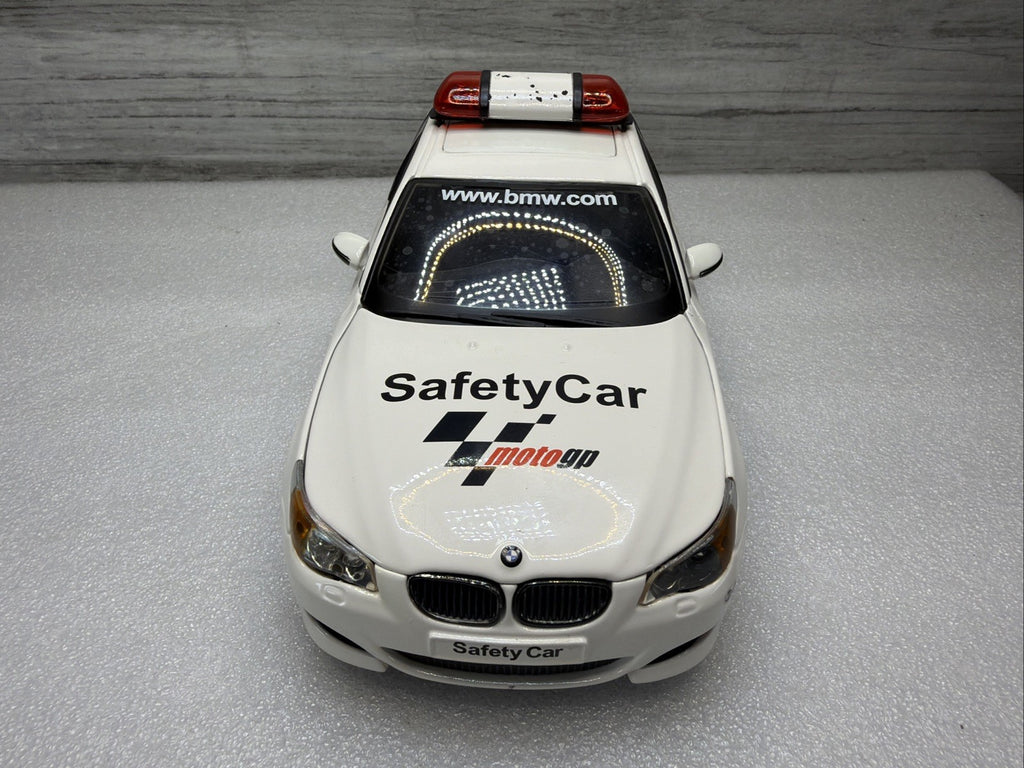 Maisto BMW M5 2007 E60 Safety Car 1/18 Scale Model Moto Gp Paint Chips See Pics4