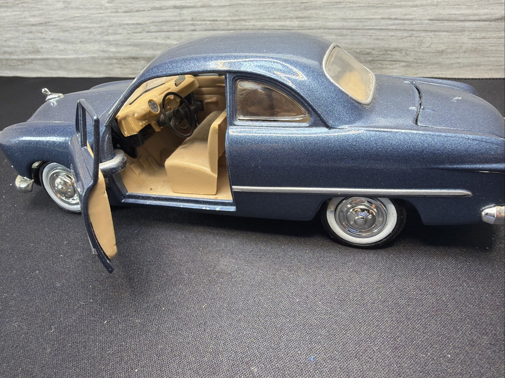 1949 Ford Custom Metal Die Cast 1/24 Scale7