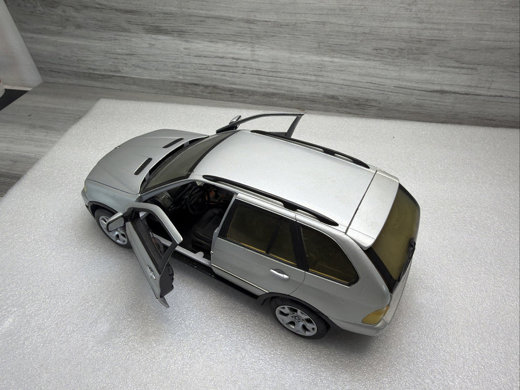 Welly 1:18 Silver BMW X5  no.9842 *RARE* Diecast Model Car14