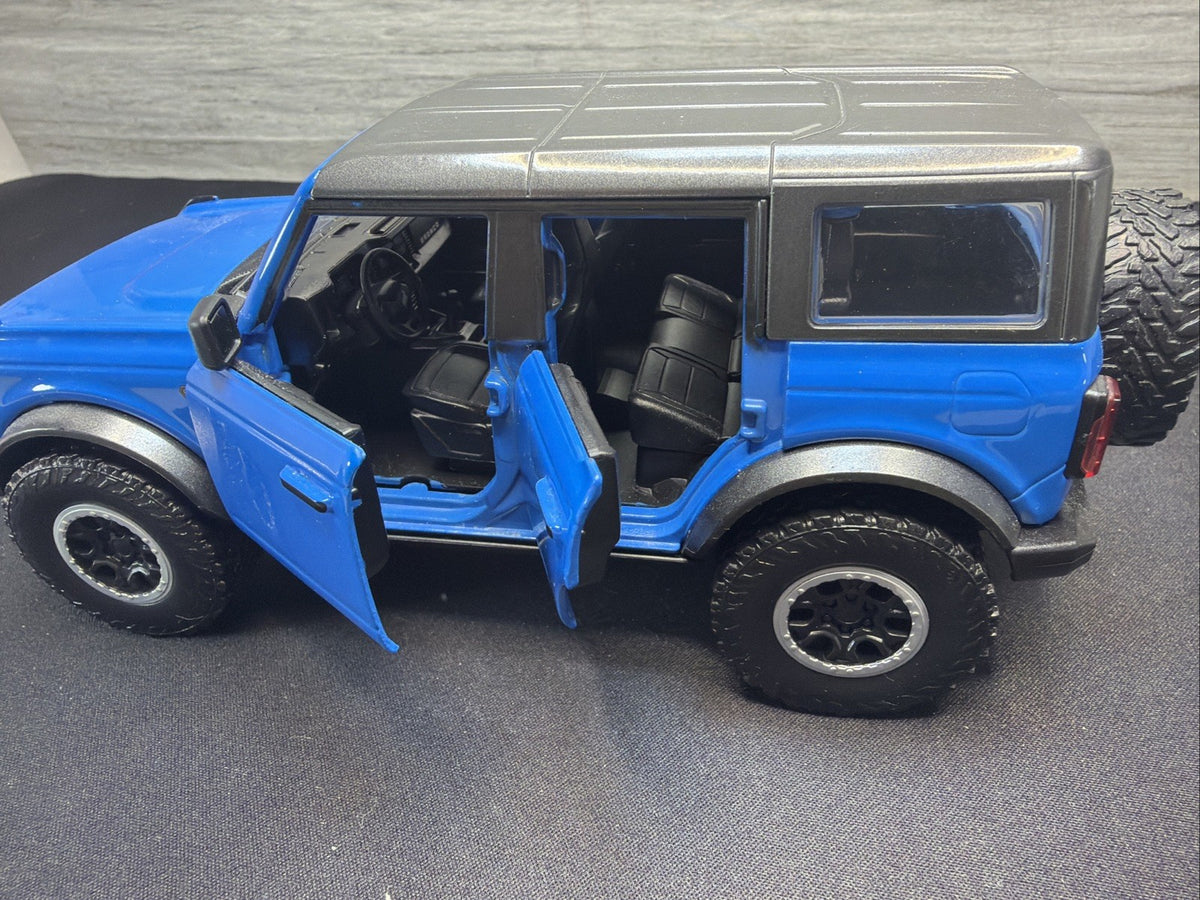 Jada Just Trucks 1:24 2021 Ford Bronco Blue Diecast Truck Nice No Box7