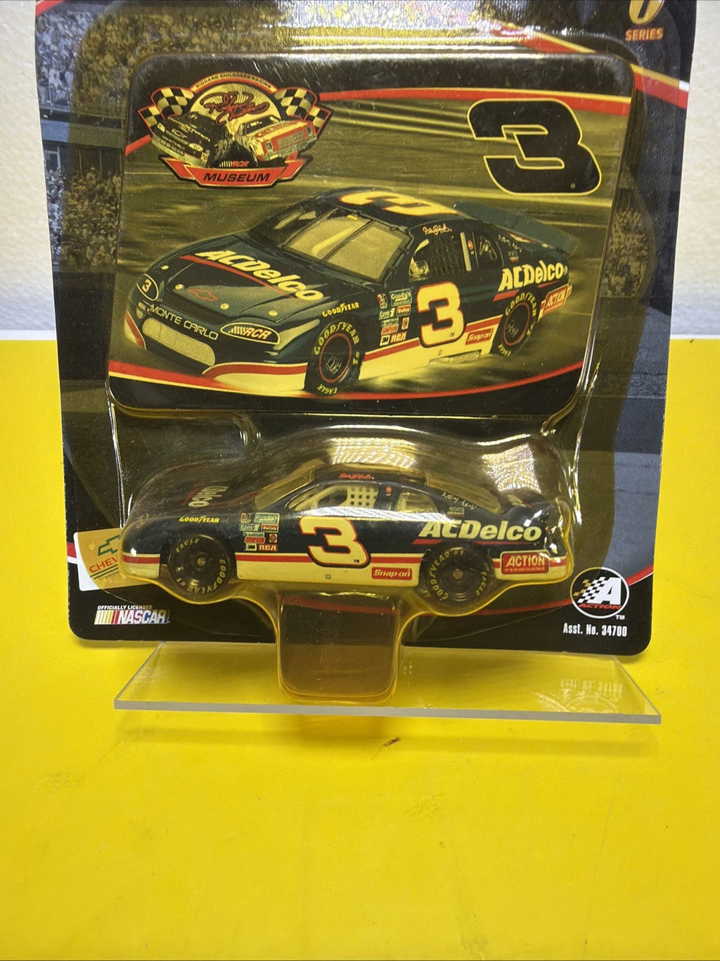 Dale Earnhardt Sr #3 Goodwrench 1:64 Monte Carlo 2004 Winner's Circle Series 10