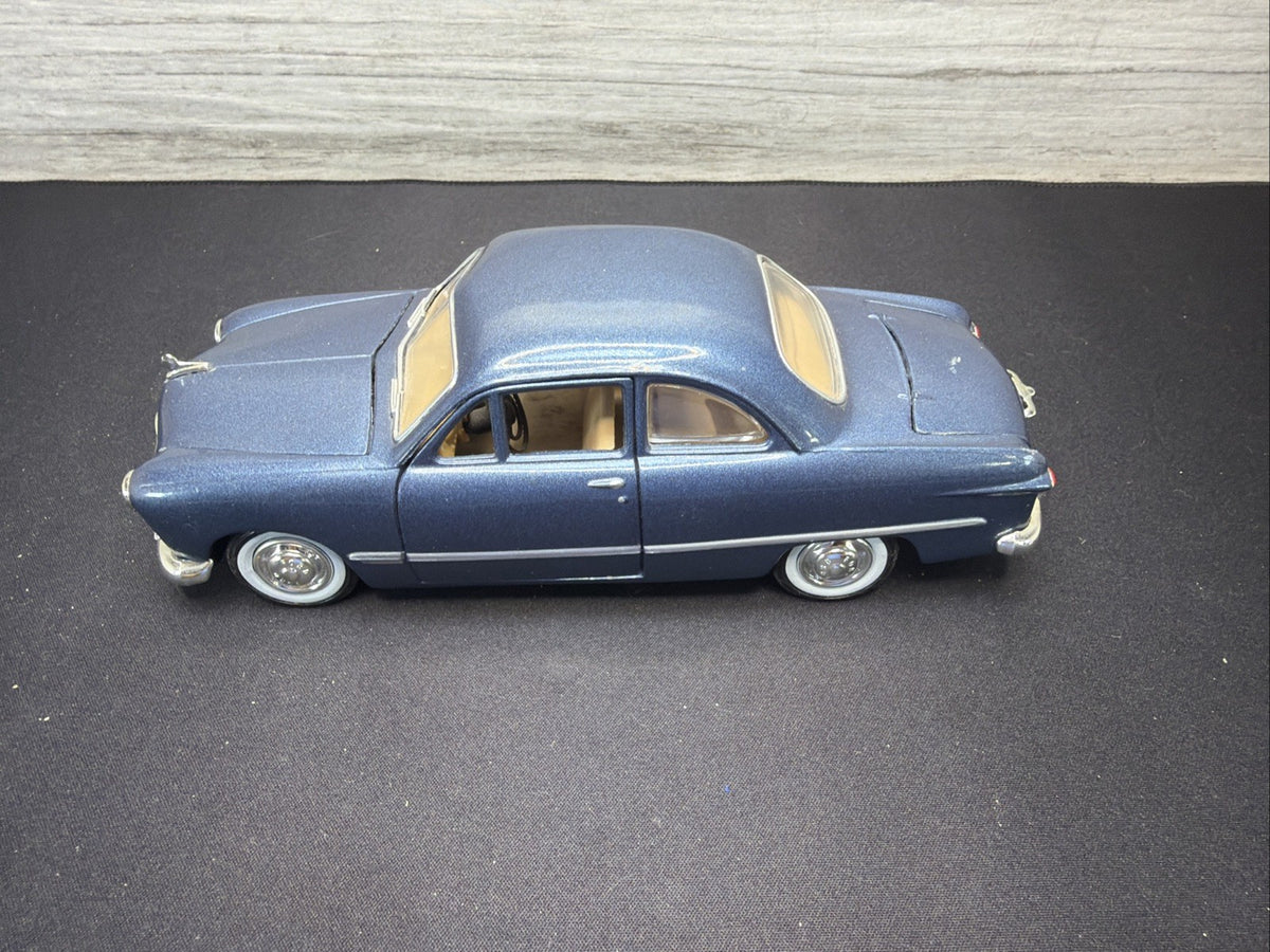 1949 Ford Custom Metal Die Cast 1/24 Scale6