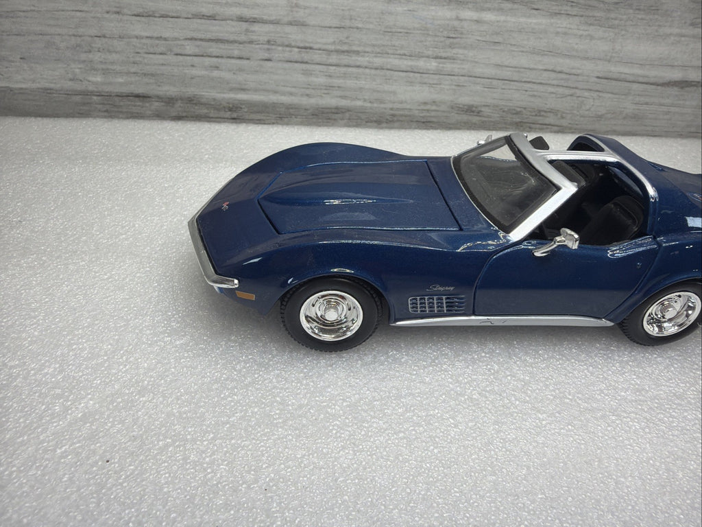 Maisto 1970 Chevrolet Corvette Stingray 1/24 Diecast  Nice Condition No Box8