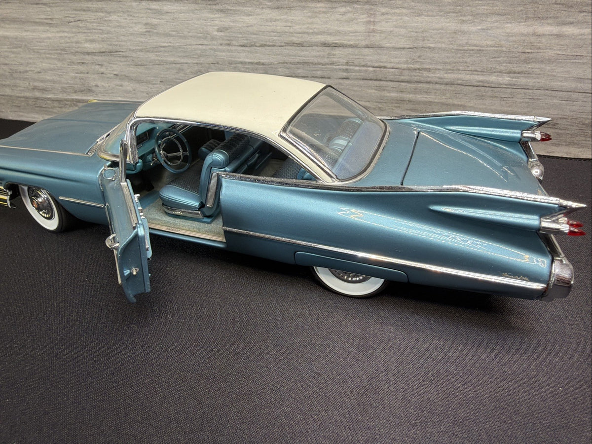 Danbury Mint 1959 Cadillac Coupe de Ville No Box Nice Blue Minor Damage5