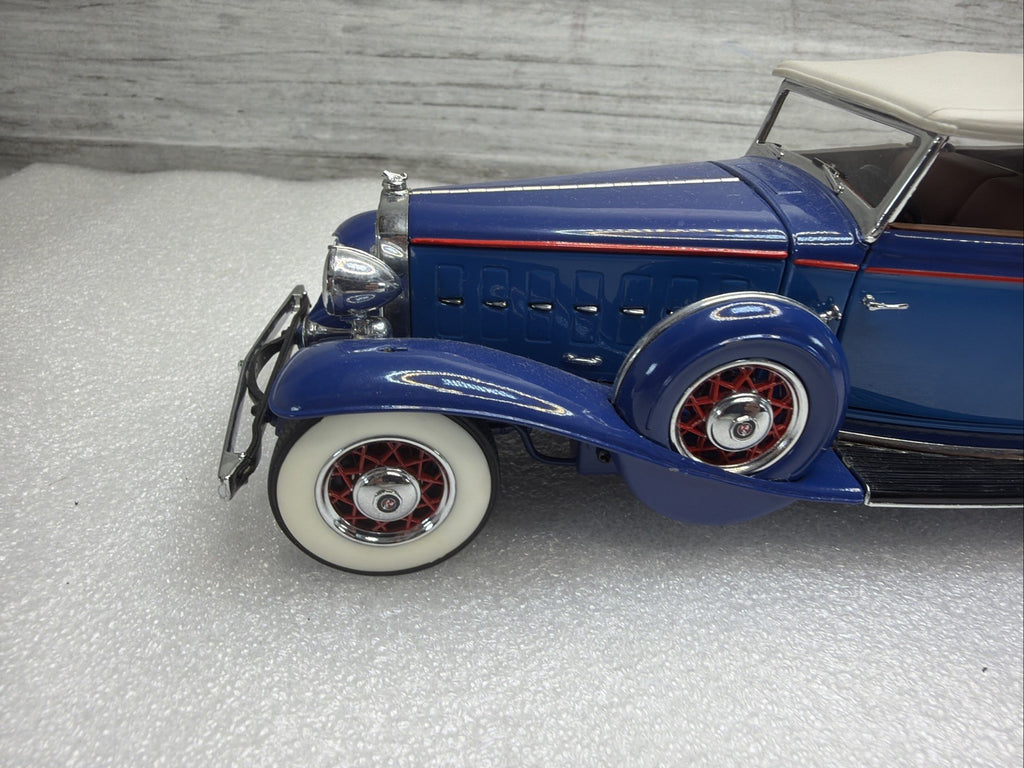 1932 Cadillac V16 Sport Phaeton 1:24 Franklin Mint TwoTone Blue No Box Headlight4