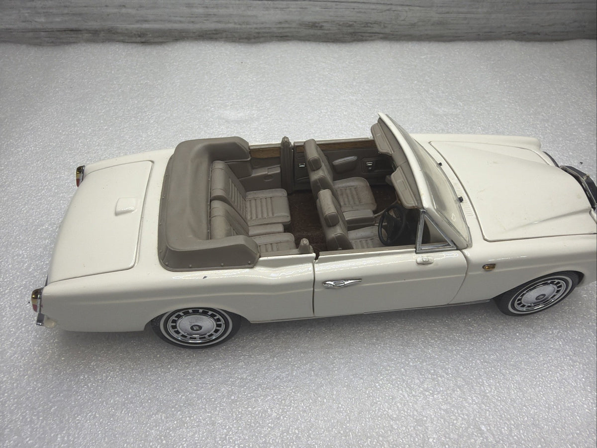 Franklin Mint- 1992 Rolls-Royce Corniche IV Convertible 1/24 Has Damage See Pics15
