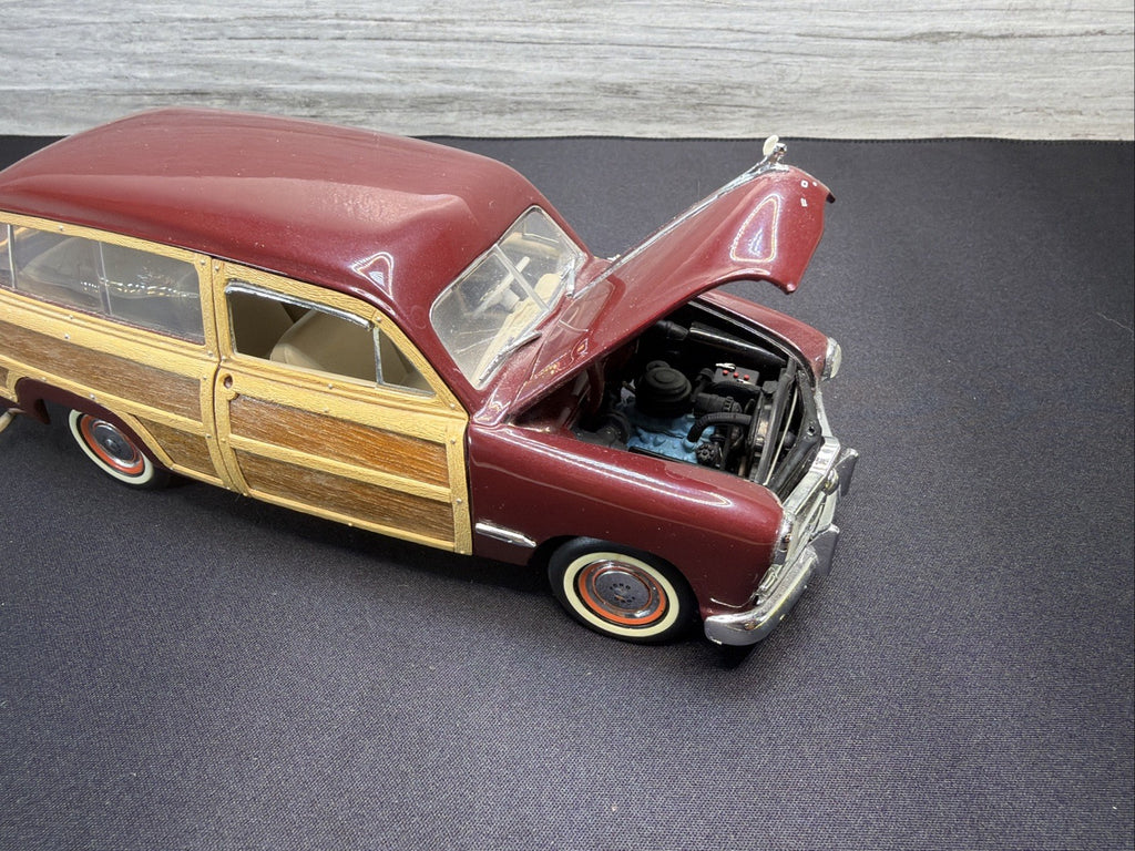 Damaged Franklin Mint Woody Wagon Ford 1949 Acceptable Condition12