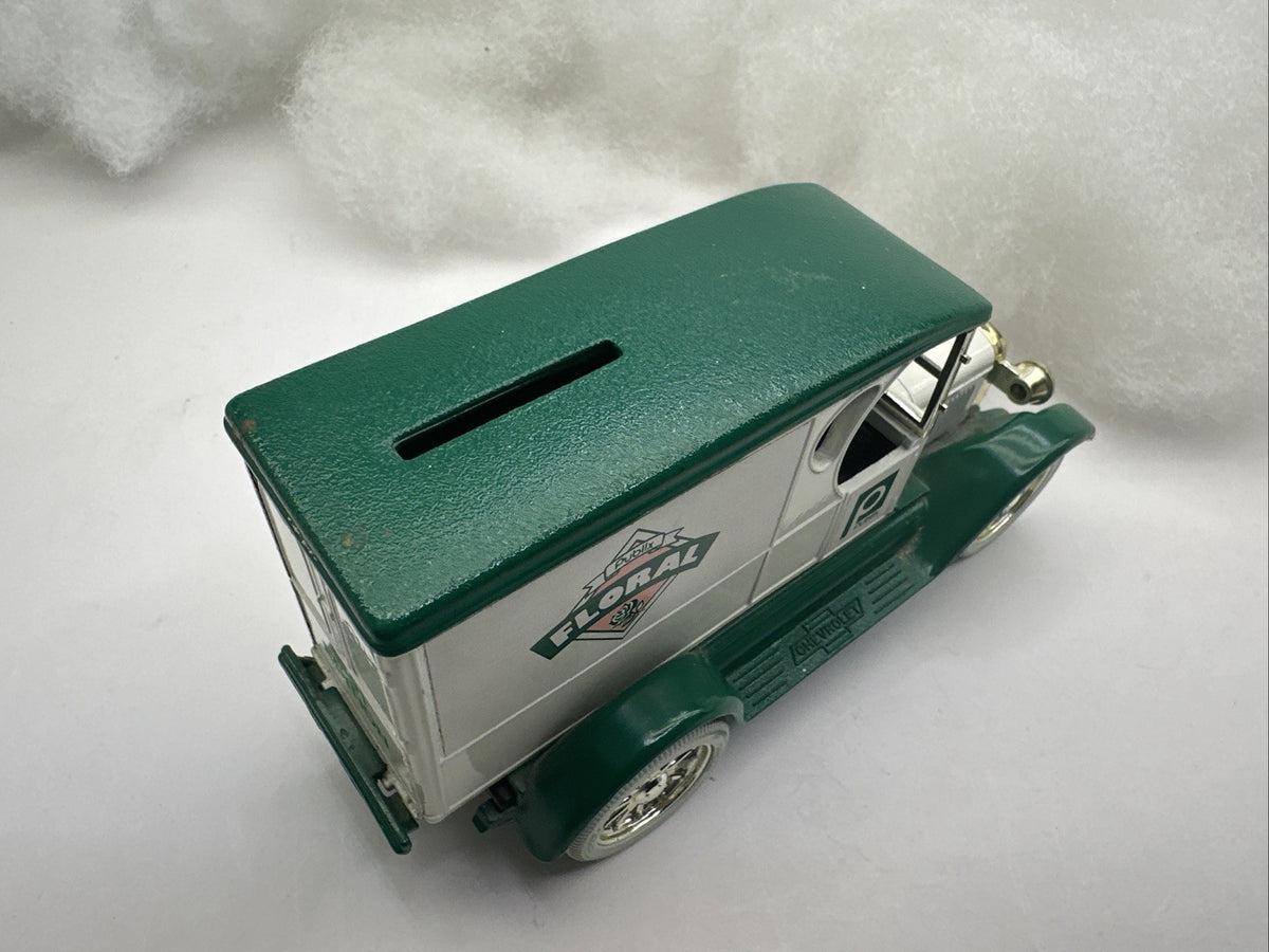 ERTL 1/25 Scale Diecast 2501   1923 Truck Bank   White/Green Used RARE9