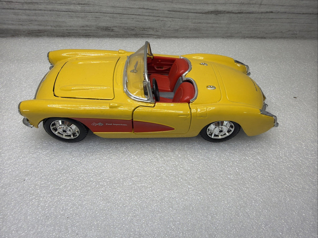 maisto 1/24 1957 chevrolet corvette convertible Nice Car No Box1