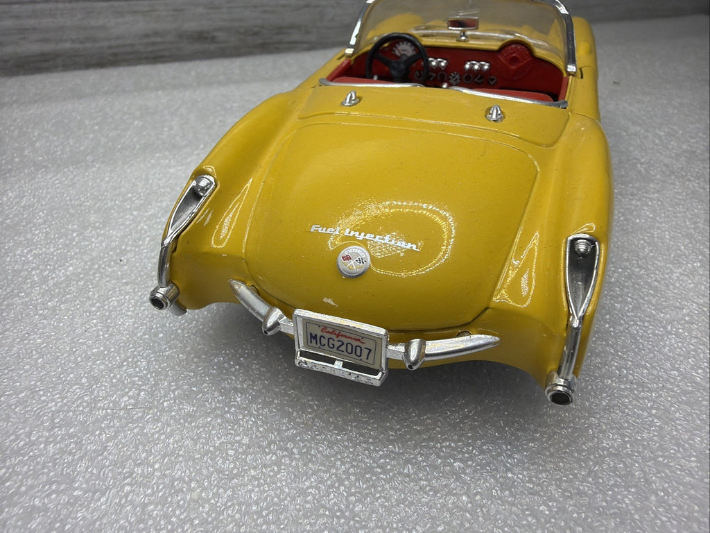maisto 1/24 1957 chevrolet corvette convertible Nice Car No Box9