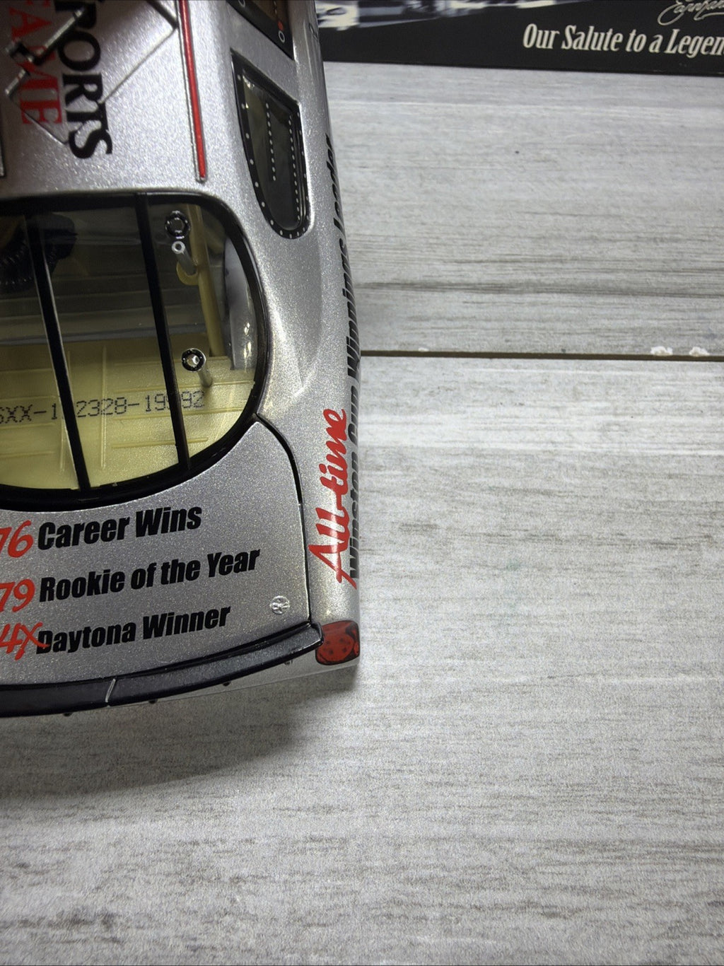 Dale Earnhardt 1/24  Back on Track  HOF 2006 Monte Carlo Box Damage Numbered New4