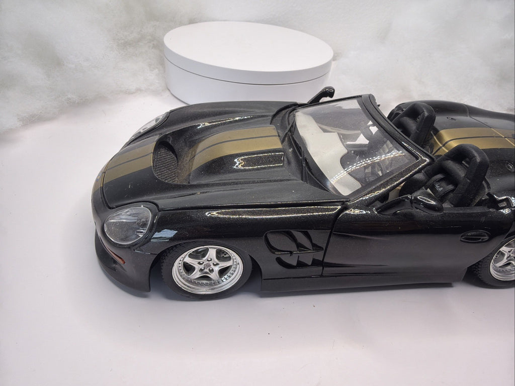 BURAGO 1999 SHELBY SERIES 1  1/18 SCALE DIE CAST BLACK And Gold Light Danage1