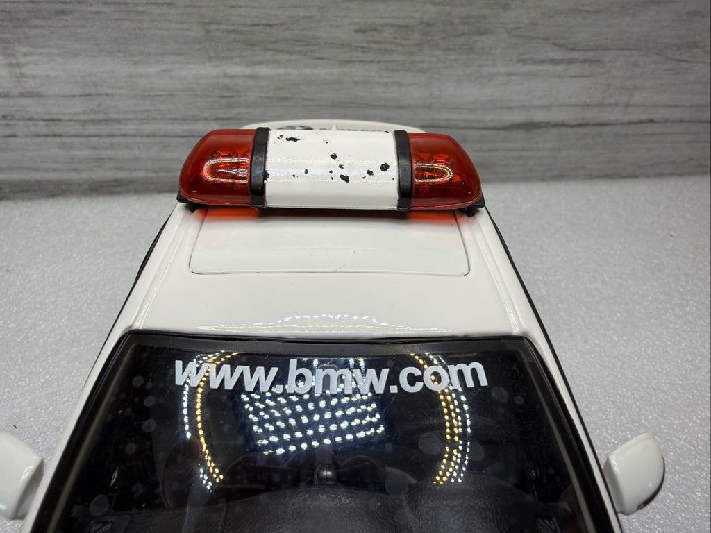 Maisto BMW M5 2007 E60 Safety Car 1/18 Scale Model Moto Gp Paint Chips See Pics5
