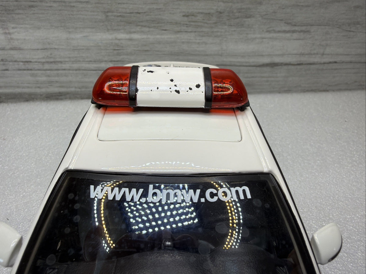 Maisto BMW M5 2007 E60 Safety Car 1/18 Scale Model Moto Gp Paint Chips See Pics5