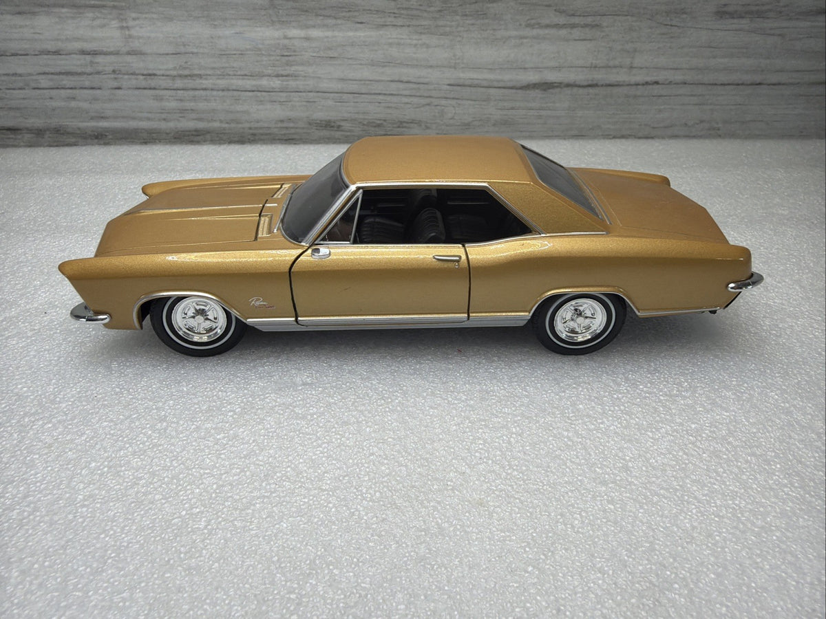 1965 BUICK RIVIERA GRAND SPORT HARD TOP WELLY 24072 1/24 DIECAST CAR GOLD NO BOX6