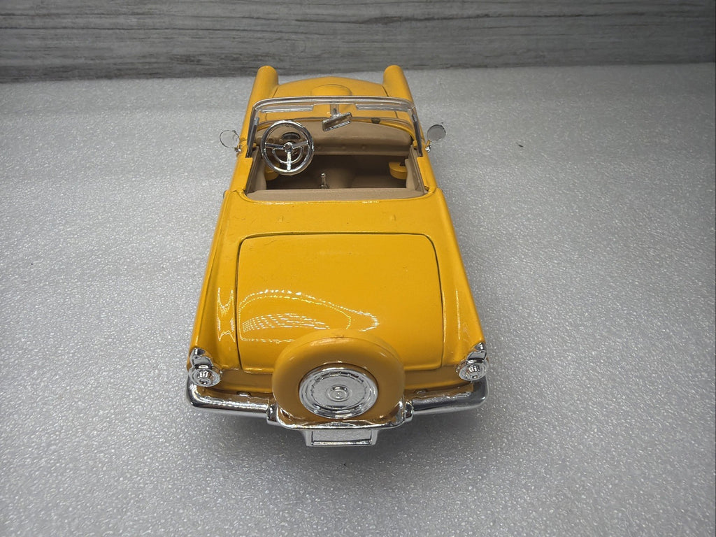 1956 Ford Thunderbird Convertible - Yellow 1:24 Scale Motormax  “show Case”7