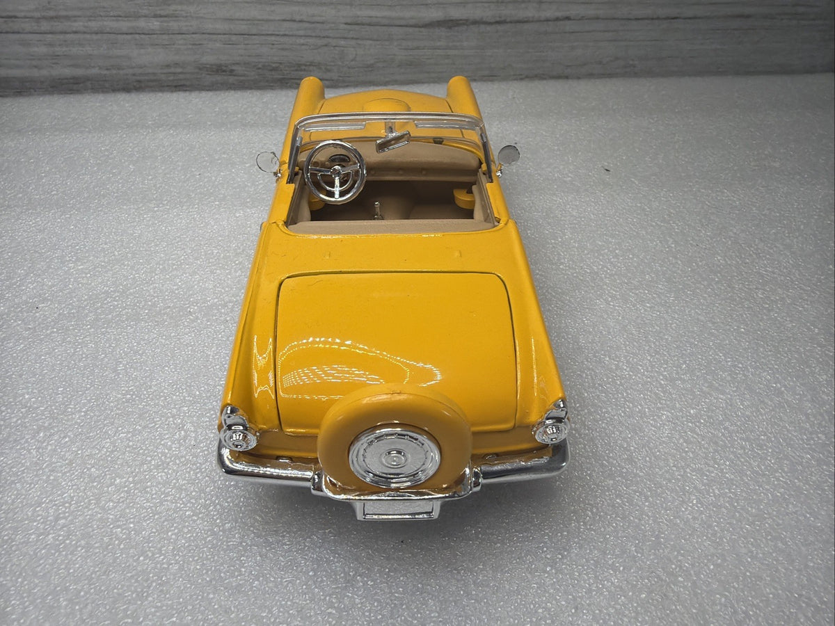 1956 Ford Thunderbird Convertible - Yellow 1:24 Scale Motormax  “show Case”7