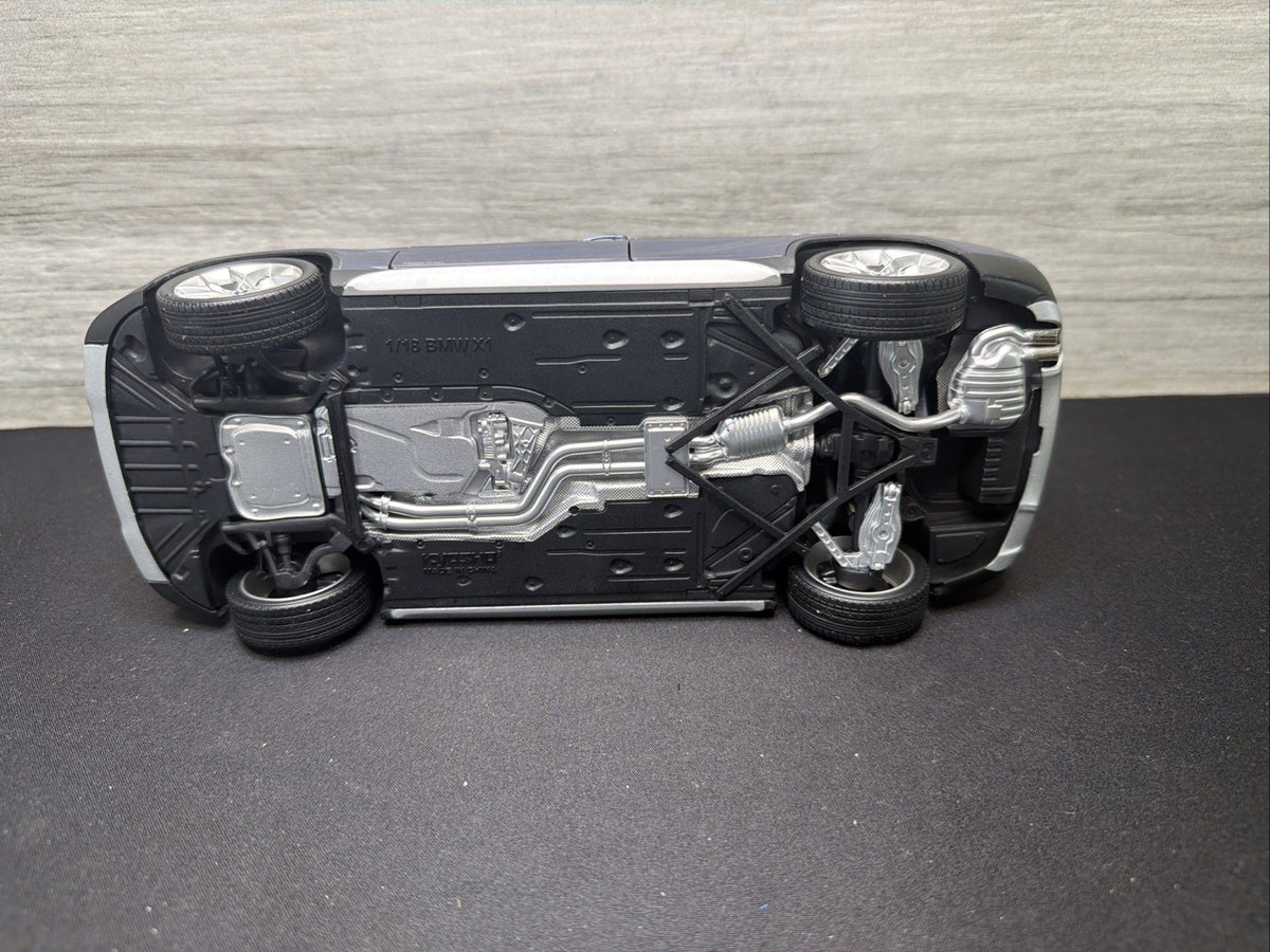 BMW X1 E84, 1:18 Scale Die-Cast Mode Blue , Kyosho  Mirror Damage No Box6