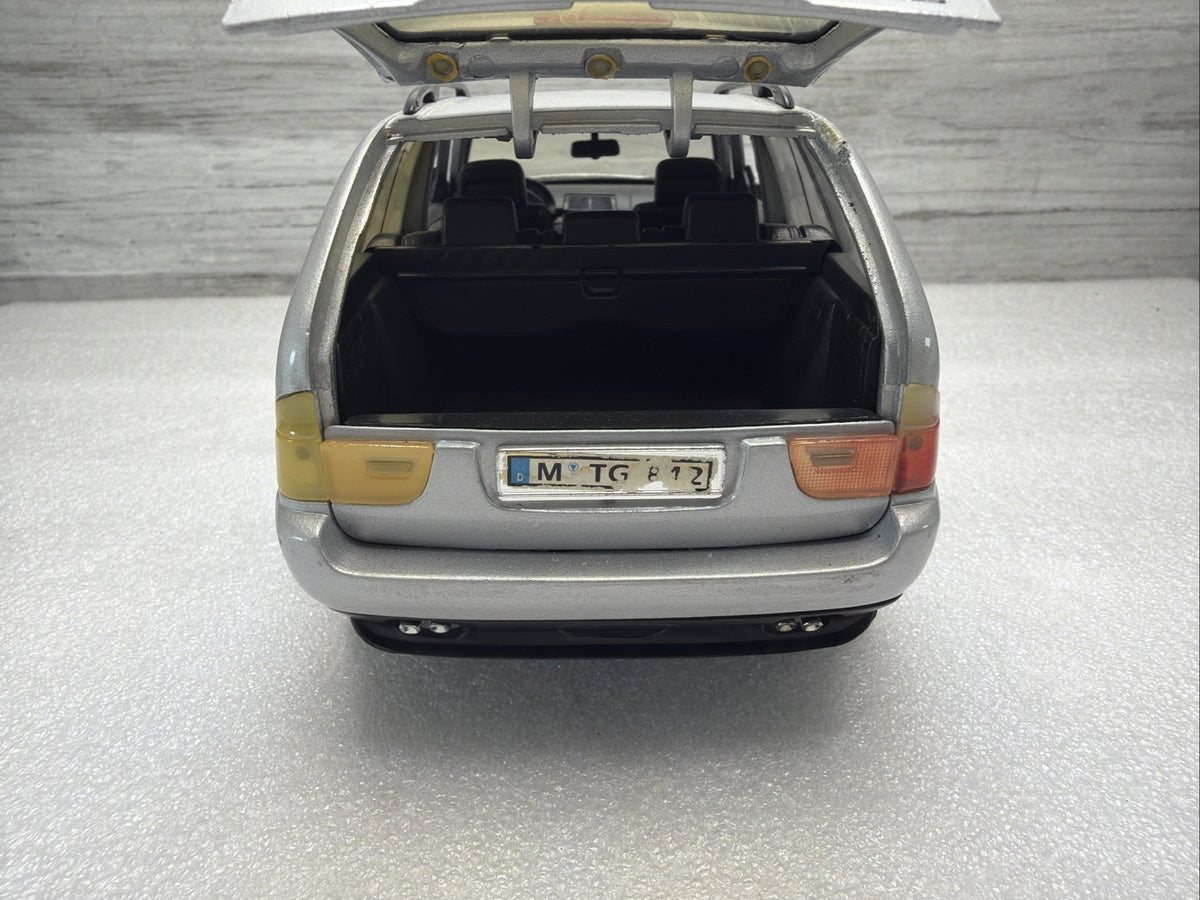 Welly 1:18 Silver BMW X5  no.9842 *RARE* Diecast Model Car6
