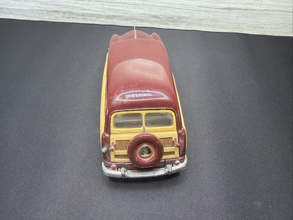 Damaged Franklin Mint Woody Wagon Ford 1949 Acceptable Condition10