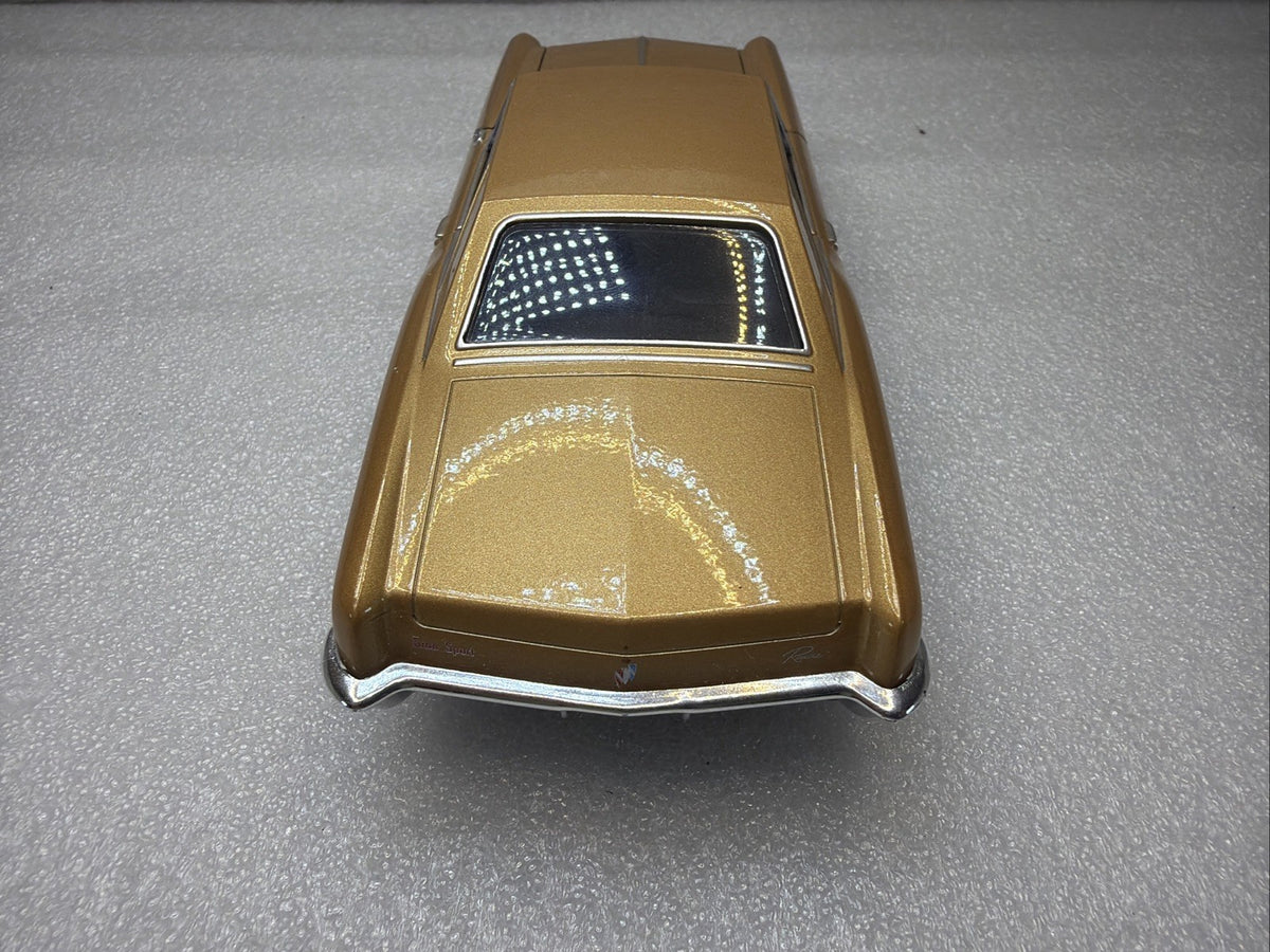 1965 BUICK RIVIERA GRAND SPORT HARD TOP WELLY 24072 1/24 DIECAST CAR GOLD NO BOX10