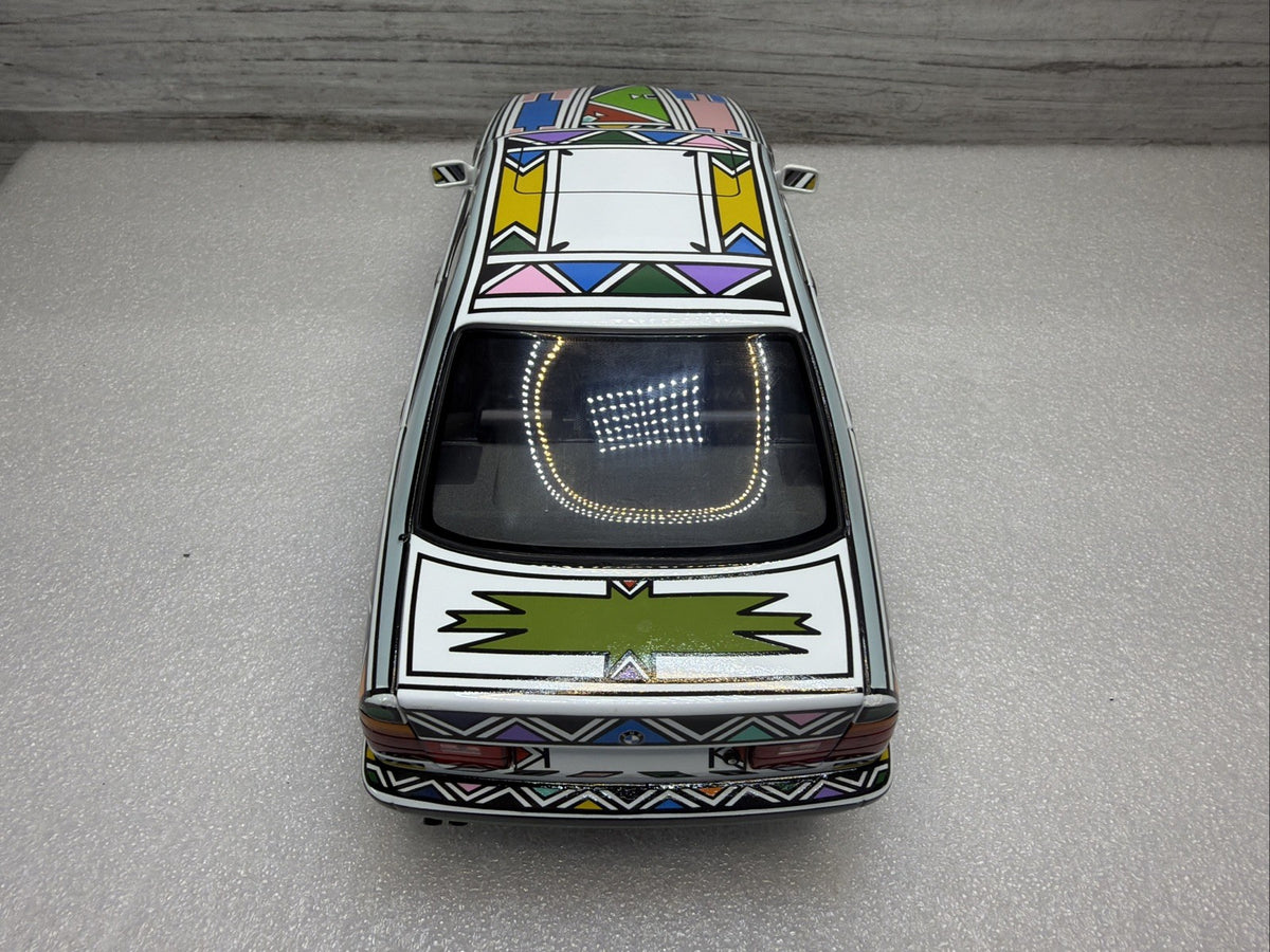 UNIQUE 1/18  BMW Art Car 525i E34 Esther Mahlangu Minichamps 88-95 No Box  Nice13