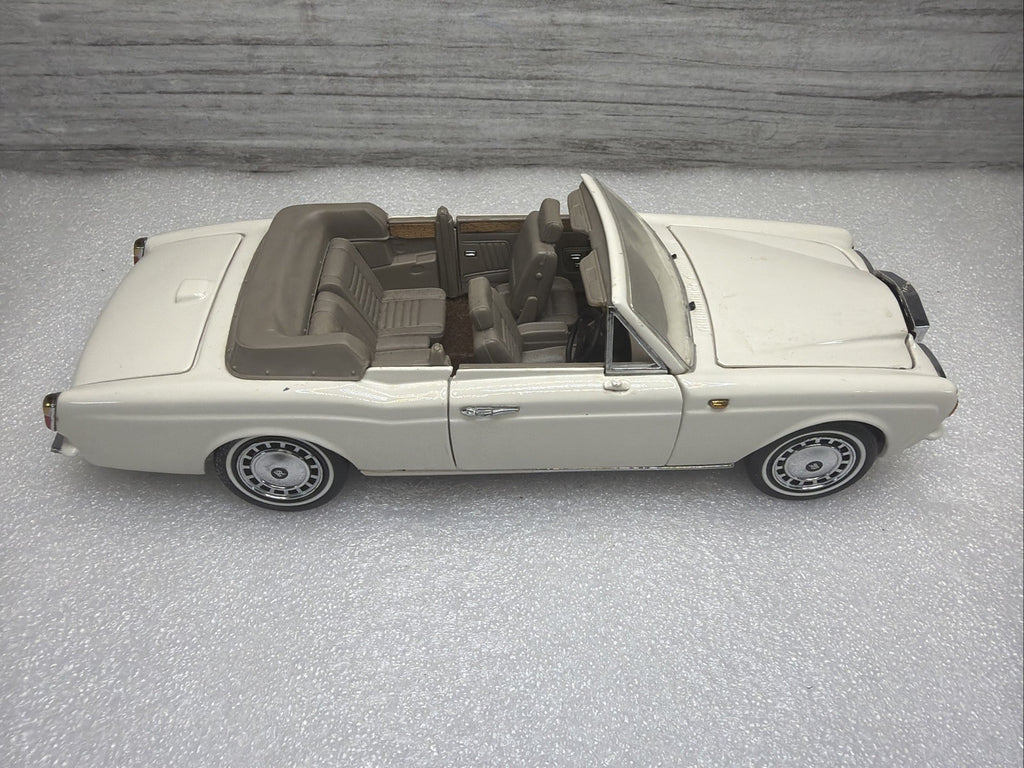Franklin Mint- 1992 Rolls-Royce Corniche IV Convertible 1/24 Has Damage See Pics2