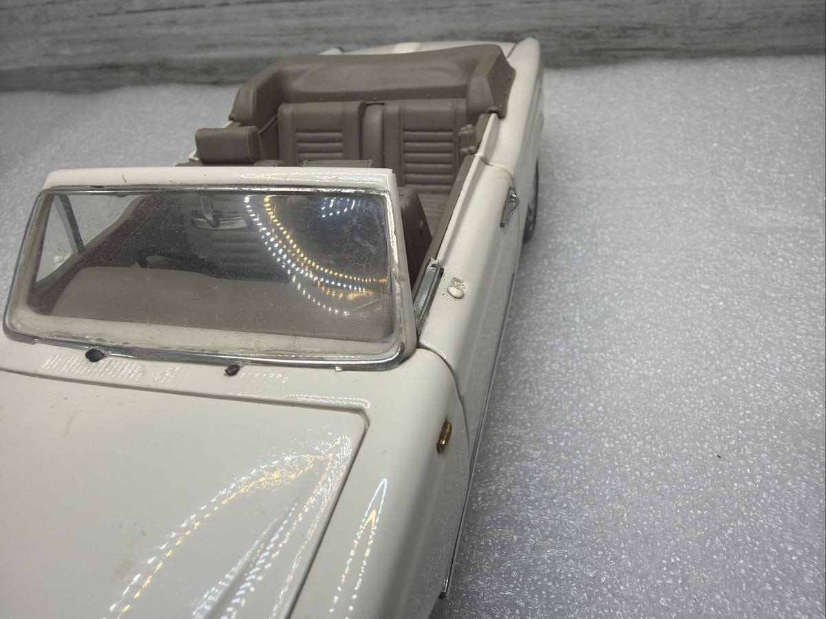 Franklin Mint- 1992 Rolls-Royce Corniche IV Convertible 1/24 Has Damage See Pics7