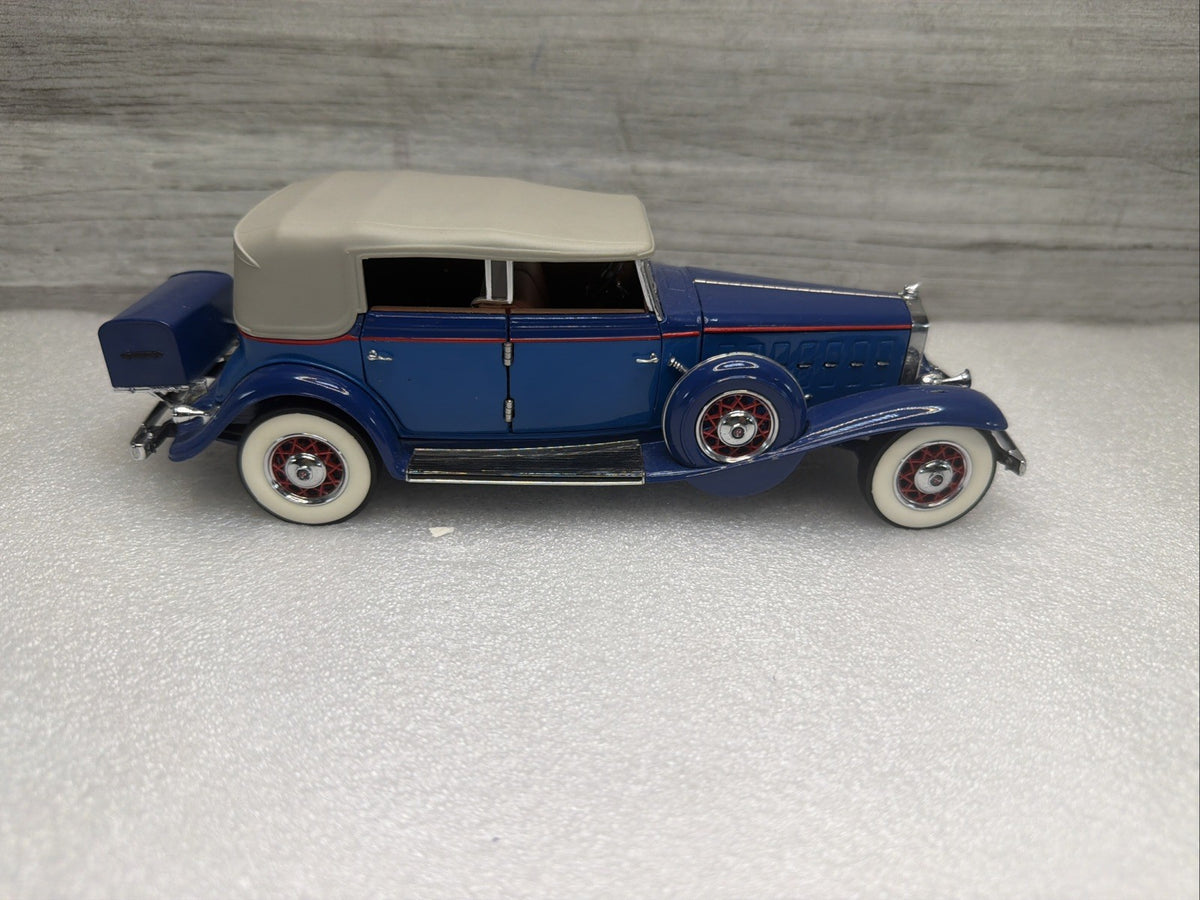 1932 Cadillac V16 Sport Phaeton 1:24 Franklin Mint TwoTone Blue No Box Headlight0