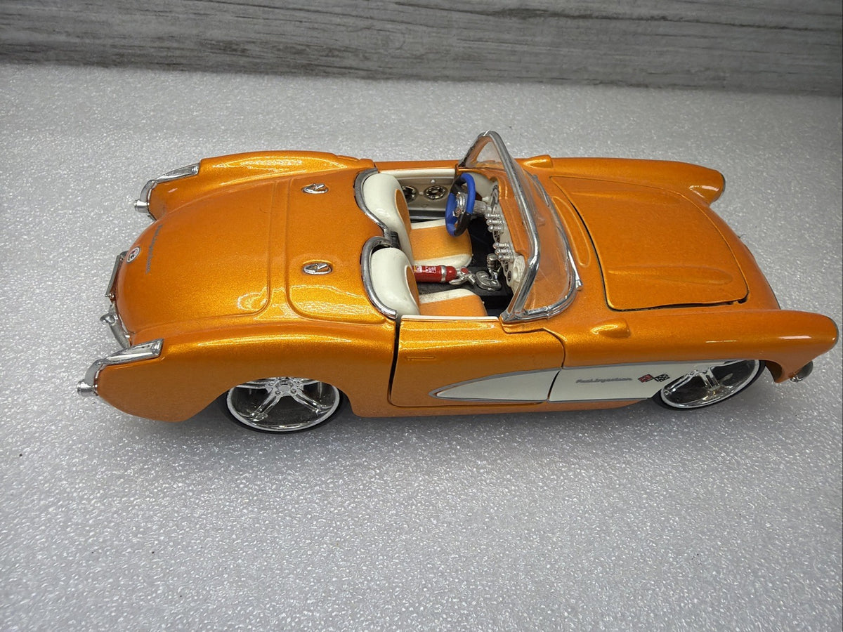 MAISTO Pro Rodz 1:24 SCALE 1957 CORVETTE CONVERTIBLE Orange Chevrolet1