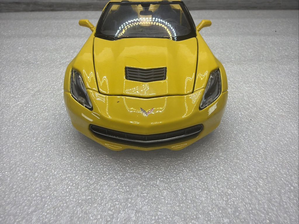 Maisto 2014 Chevrolet Corvette Stingray Yellow 1/24 Scale Diecast Car NoBox Nice5
