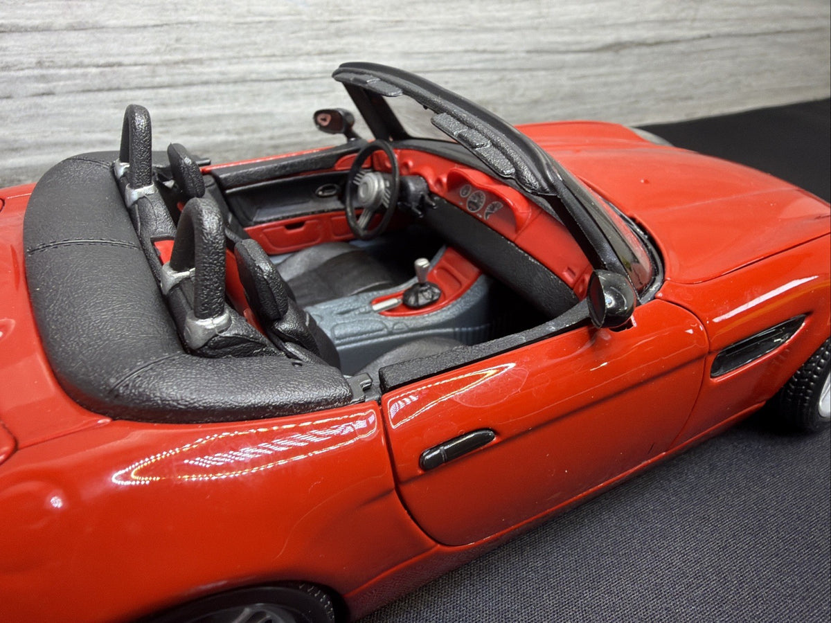 Burago - BMW Z8 Convertible 4