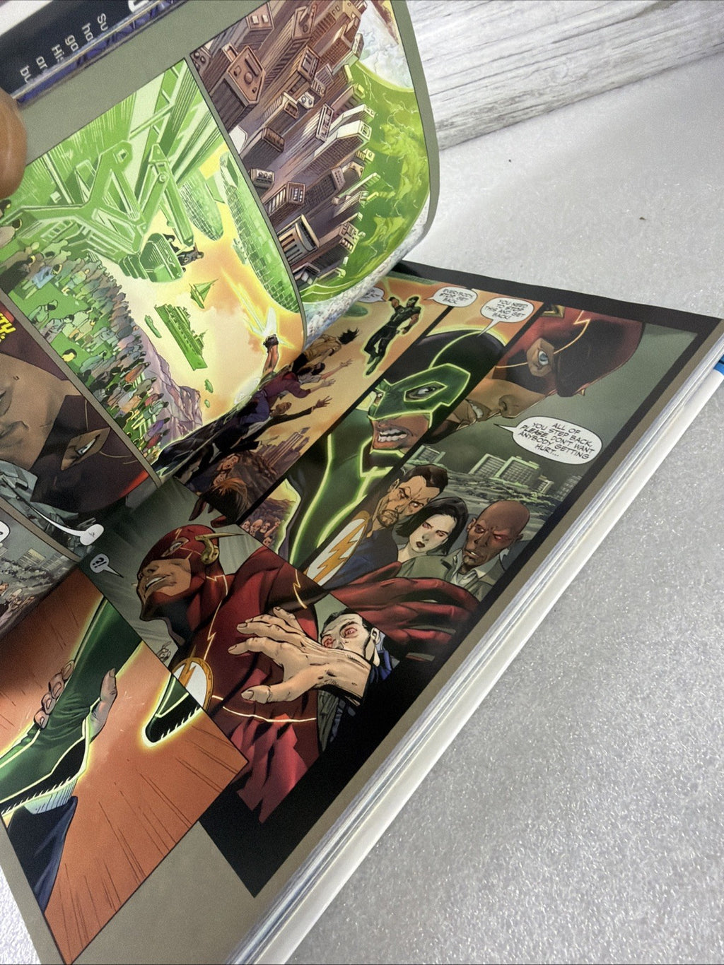 Justice League: "Rebirth Deluxe Edition Book 1" (2017, 1st printing)4