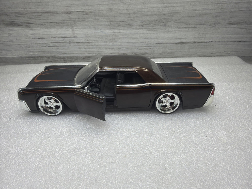 JADA 1/24 LOPRO METALLIC BROWN 1963 LINCOLN CONTINENTAL NICE  No Box3