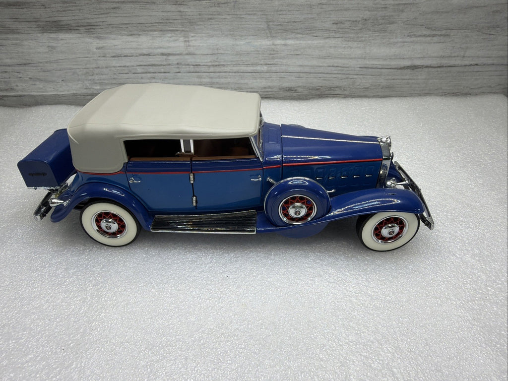 1932 Cadillac V16 Sport Phaeton 1:24 Franklin Mint TwoTone Blue No Box Headlight12