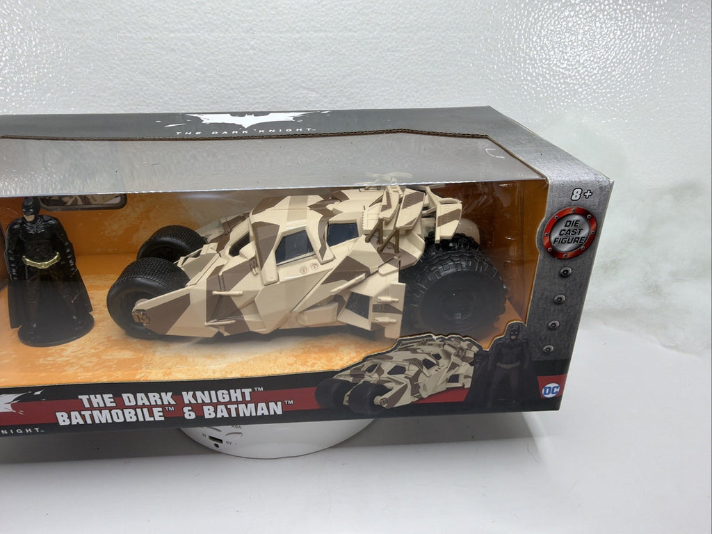 Jada Toys 1: 24 Scale The Dark Knight Batmobile Die-cast Vehicle with Batman3