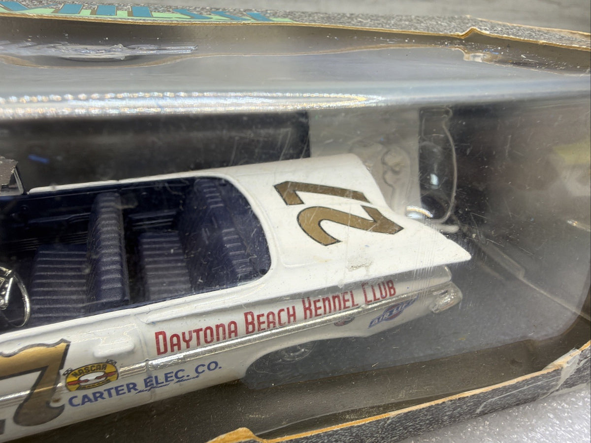 Vitesse 1959 Chevy Impala #27 Junior Johnson - Daytona Beach Club  - 1:43 Damage11