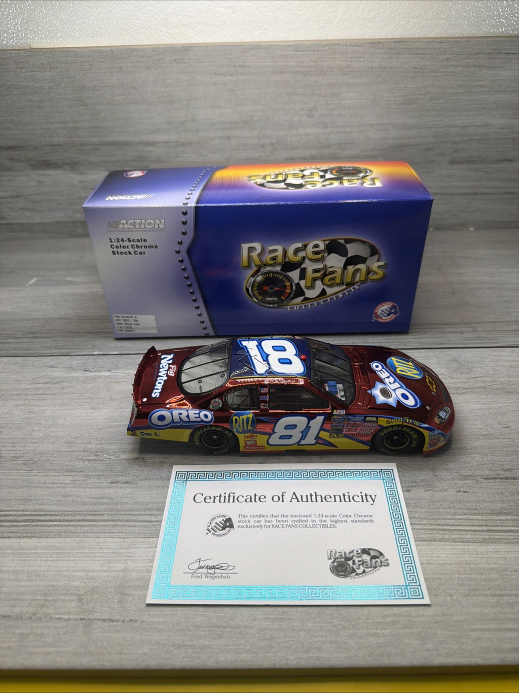 2005 Dale Earnhardt Jr #81 Oreo Ritz Color Chrome 1/24 NASCAR Diecast0