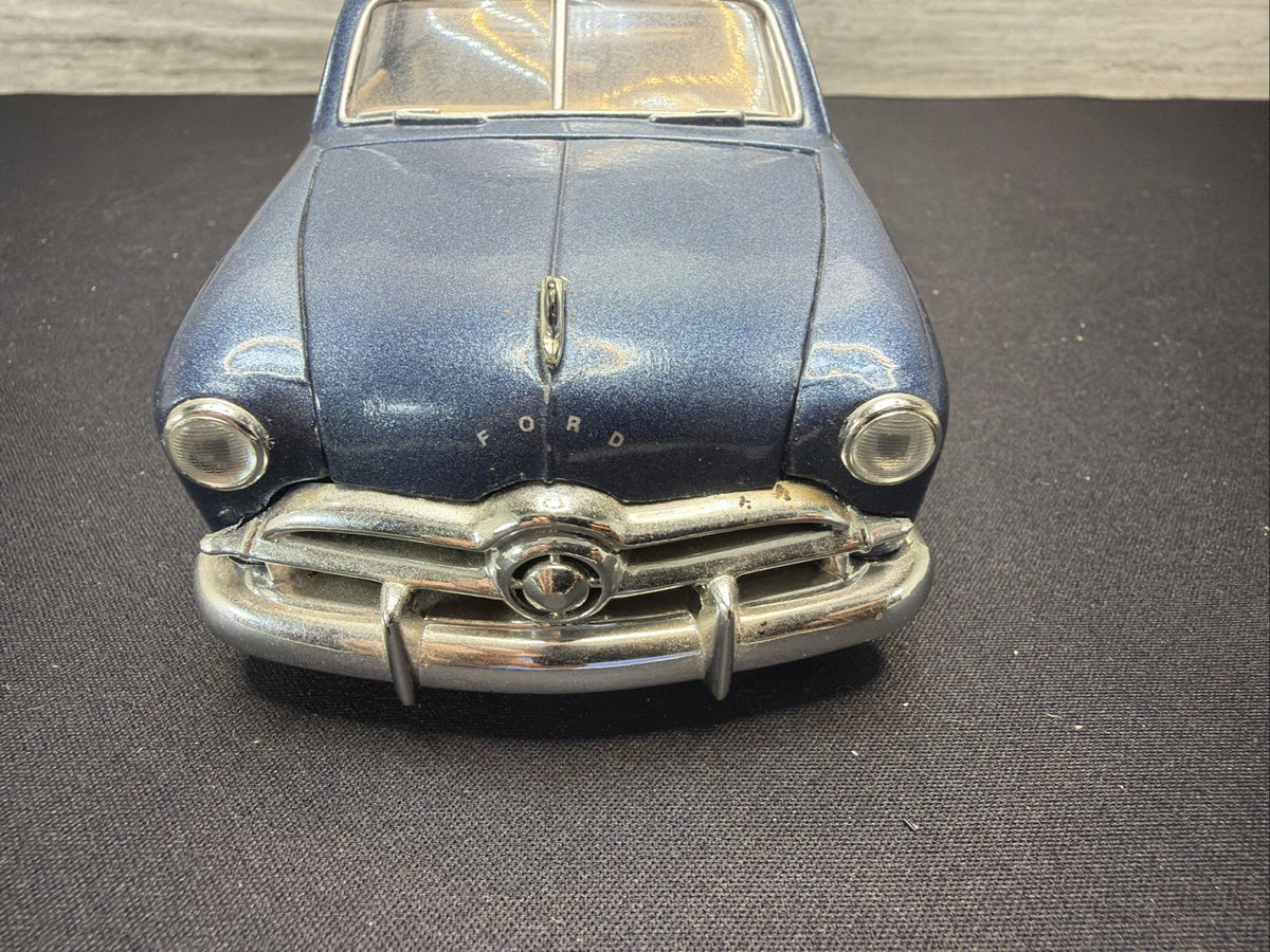 1949 Ford Custom Metal Die Cast 1/24 Scale3