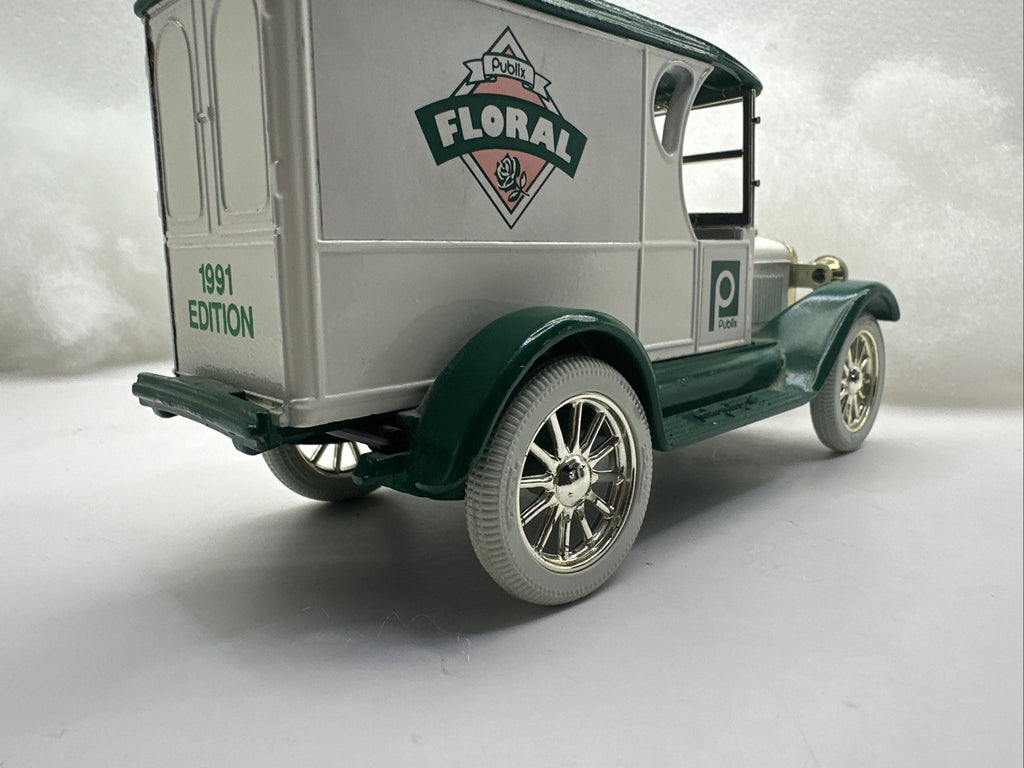 ERTL 1/25 Scale Diecast 2501   1923 Truck Bank   White/Green Used RARE8