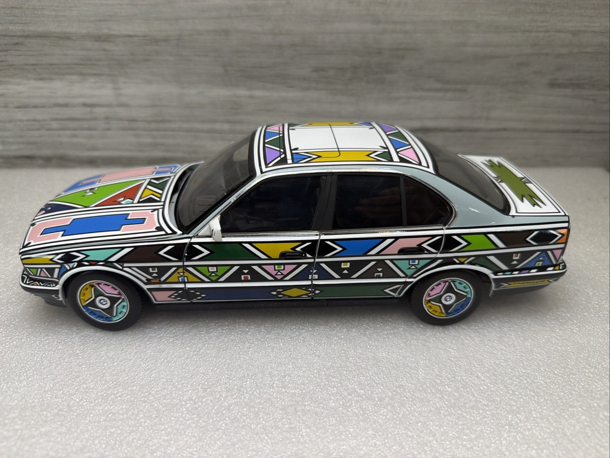UNIQUE 1/18  BMW Art Car 525i E34 Esther Mahlangu Minichamps 88-95 No Box  Nice0
