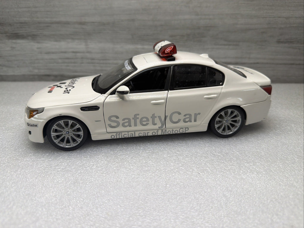 Maisto BMW M5 2007 E60 Safety Car 1/18 Scale Model Moto Gp Paint Chips See Pics1