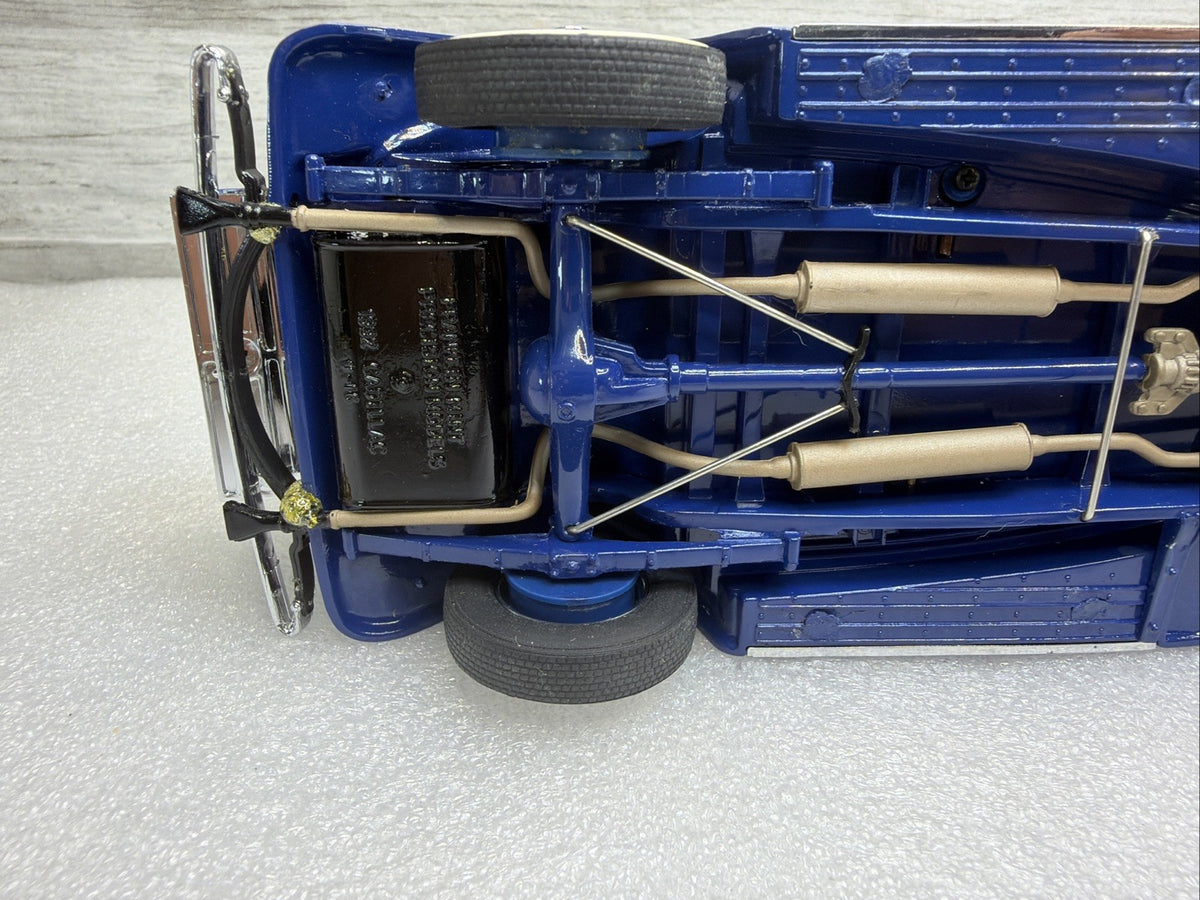 1932 Cadillac V16 Sport Phaeton 1:24 Franklin Mint TwoTone Blue No Box Headlight14