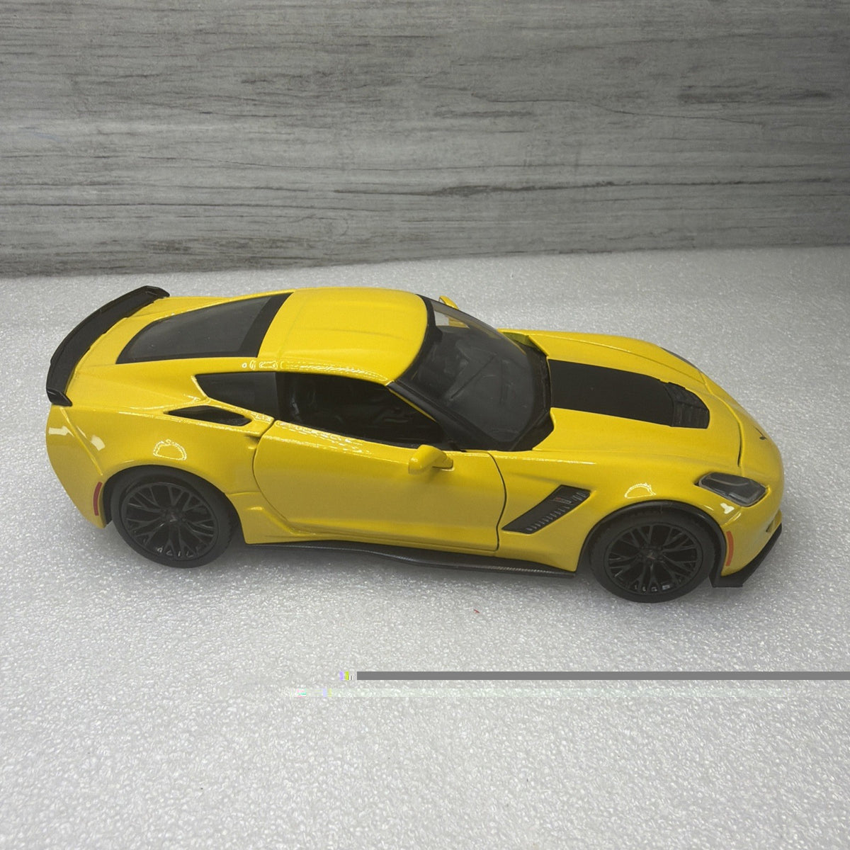 Maisto 2015 Chevrolet Corvette Stingray Yellow 1/24 Scale Diecast Car NoBox Nice1